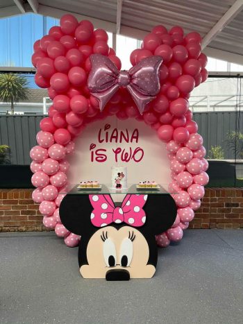 Minnie Mouse Cake Table